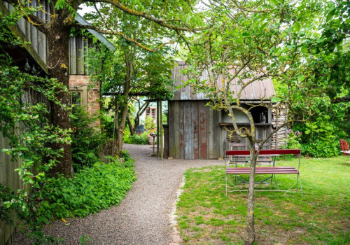 Hoe hoog mag een tuinhuis zonder vergunning zijn in 2026?