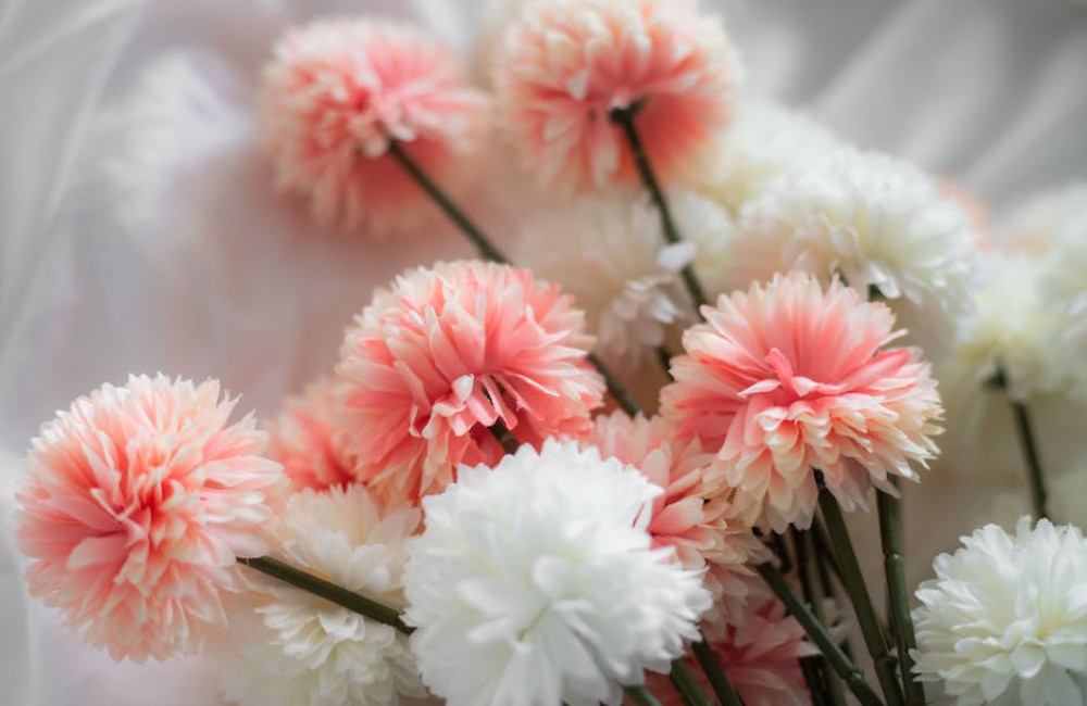 Mooie kunstbloemen: kies kleur en steel, niet alleen de knop