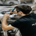 hoe maakt u eenvoudig een stevige houten werkbank voor uw schuur?