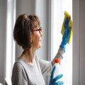 Hoe kalk aanslag verwijderen in de badkamer? Tips voor een stralend resultaat