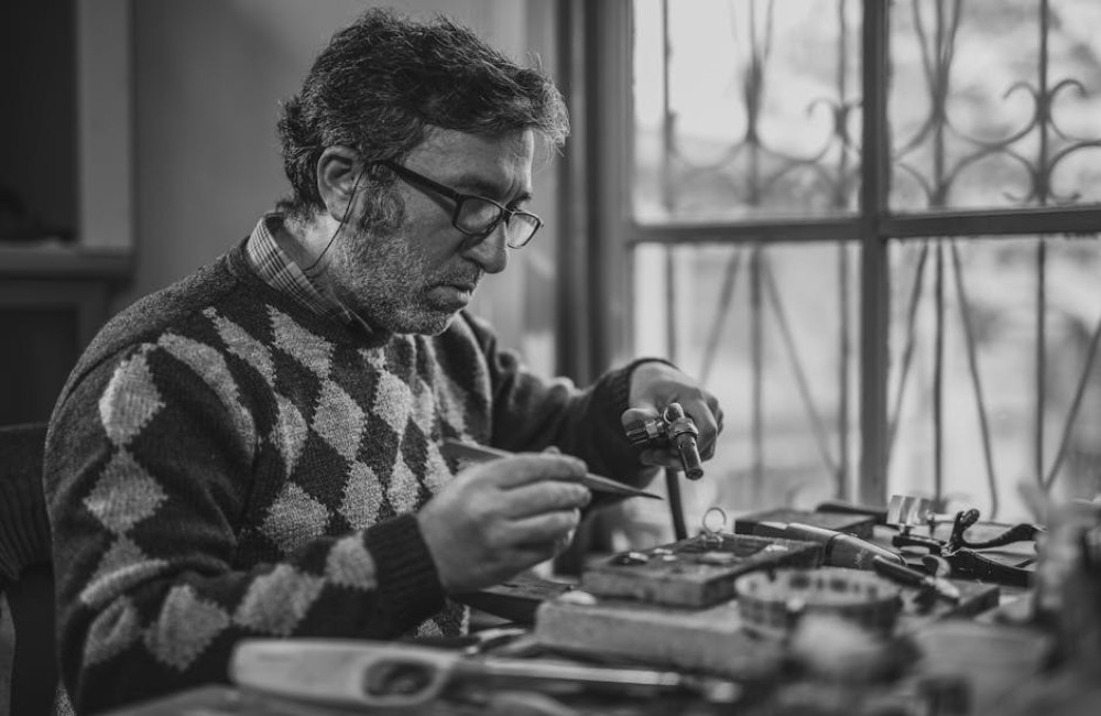 Hoe repareer je een scheur in een gipsmuur zonder professioneel gereedschap?